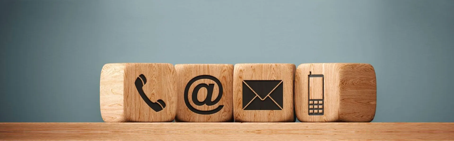 Бізбен хабарласыңы