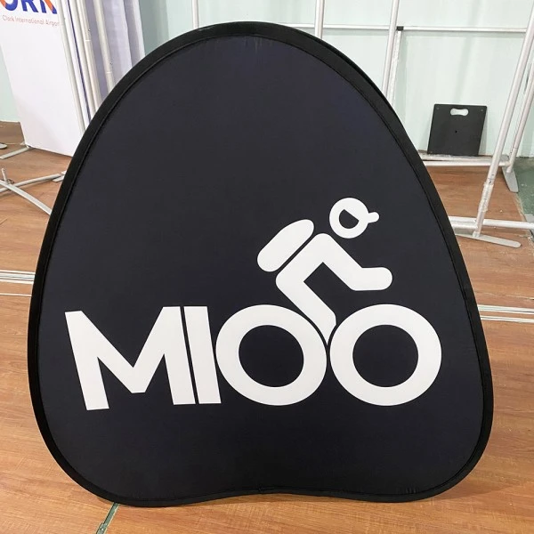 Неліктен үшбұрышты қалқымалы баннерлер оқиғалар мен жарнамалар үшін ең тиімді сыртқы жарнама құралына айналады